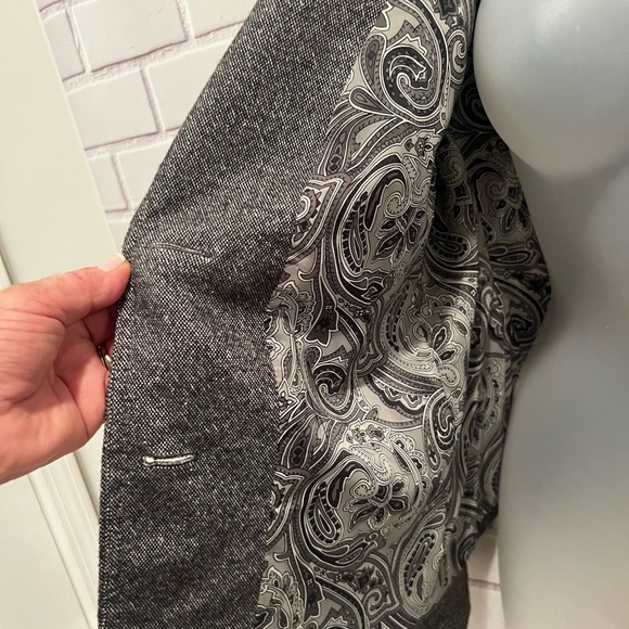 TALBOTS women gray blazer /size 8 - Picture 9 of 16